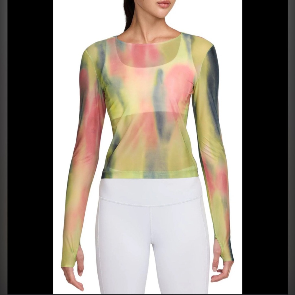Nike Women's Artist Collection
Dri-FIT Long-Sleeve Sheer Printed Top Sz XS